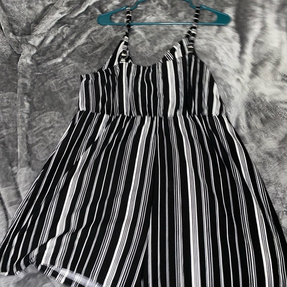 Romper! - Picture 3 of 3